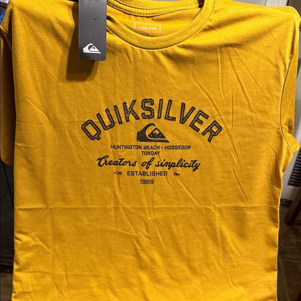 Quiksilver Men's Mustard Graphic Tee